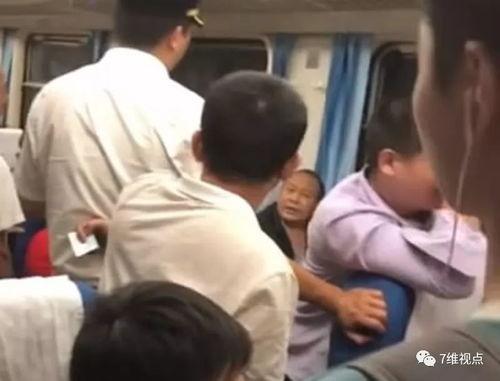 巨型成人抱枕视频在线观看,萌趣互动，温馨陪伴瞬间