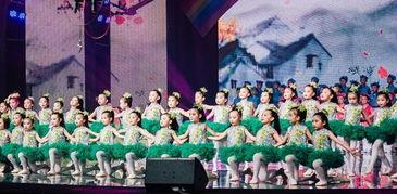 成人集体朗诵节目视频,共筑声韵华章