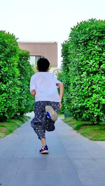 成人奔跑的视频大全