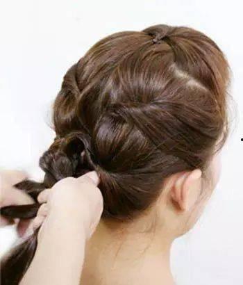 成人扭扭棒盘发教程视频,扭扭棒盘发教程，打造时尚发型新体验