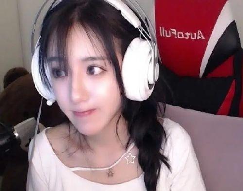 鸡块妹变成人教程视频